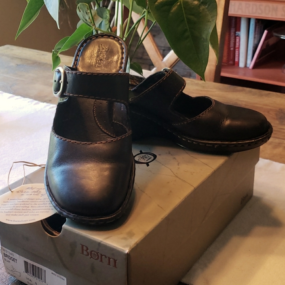 Born Wedge All-Leather Black Slip-ons
